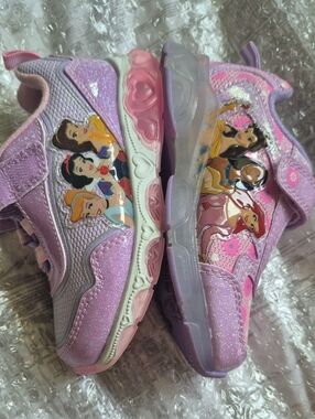 Disney Princess Girls' Pink Glitter Princess Light-Up Sneakers